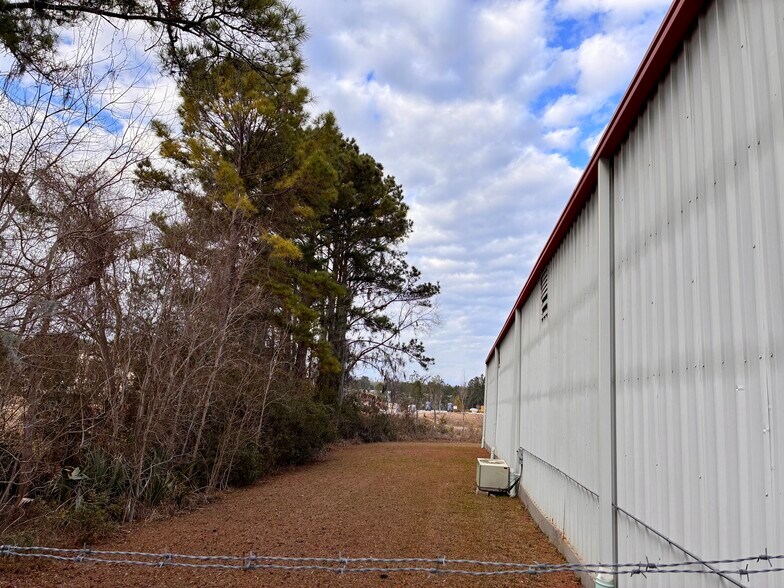 More Photos Of 41 Artley Rd, Savannah Warehouse For Lease