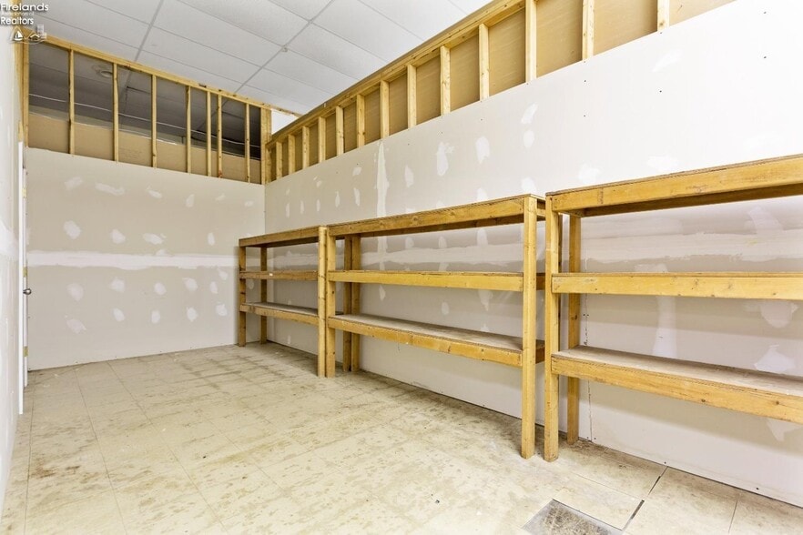 More Photos Of 46400 Telegraph Rd, Amherst Freestanding For Sale