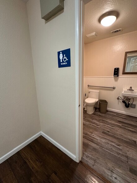 More Photos Of 7746 Lorraine Ave, Stockton Service For Sale