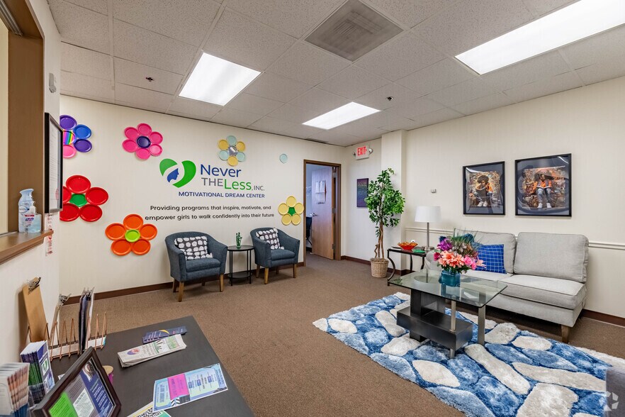 More Photos Of 7162 Reading Rd, Cincinnati Medical For Lease