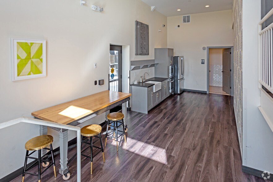 More Photos Of 141 4th St E, Saint Paul Apartments For Lease