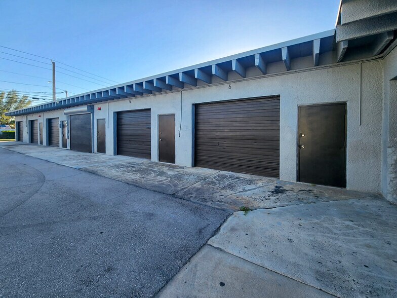 More Photos Of 1151 WaterTower Rd, Lake Park Warehouse For Lease