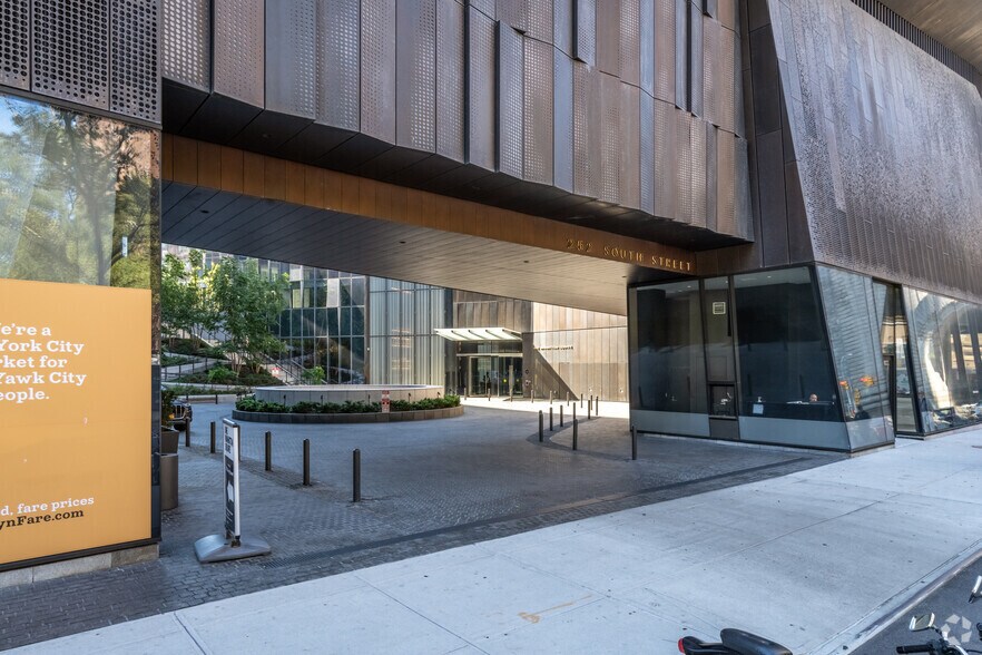 More Photos Of 252 South St, New York Apartments For Lease