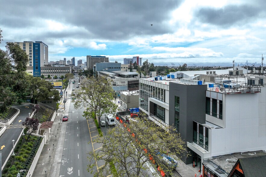 More Photos Of 3901-3903 Broadway, Oakland Medical For Lease