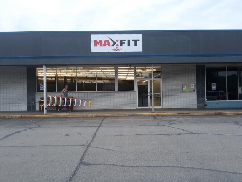 More Photos Of 423-507 Washington St, Ravenswood Storefront For Lease