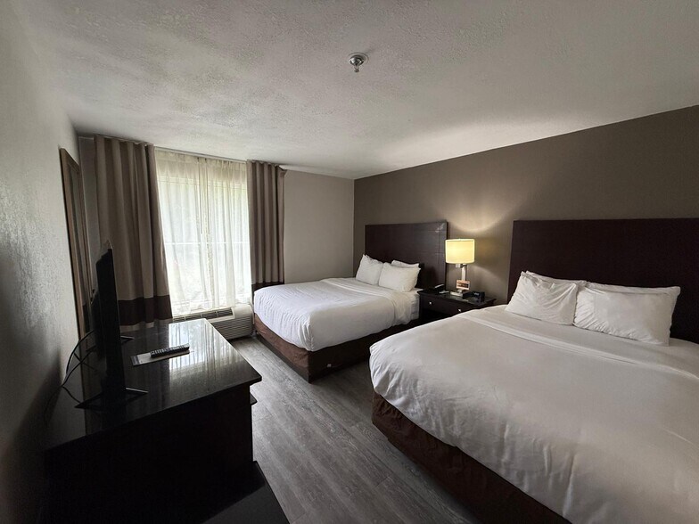 More Photos Of 2621 N Columbia St, Milledgeville Hotel For Sale