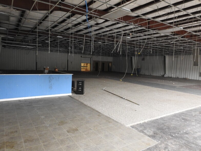 More Photos Of 2461 Highway 20, Decatur Flex For Sale