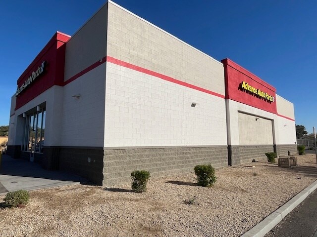 More Photos Of 5051 N 83rd Ave, Glendale Freestanding For Lease