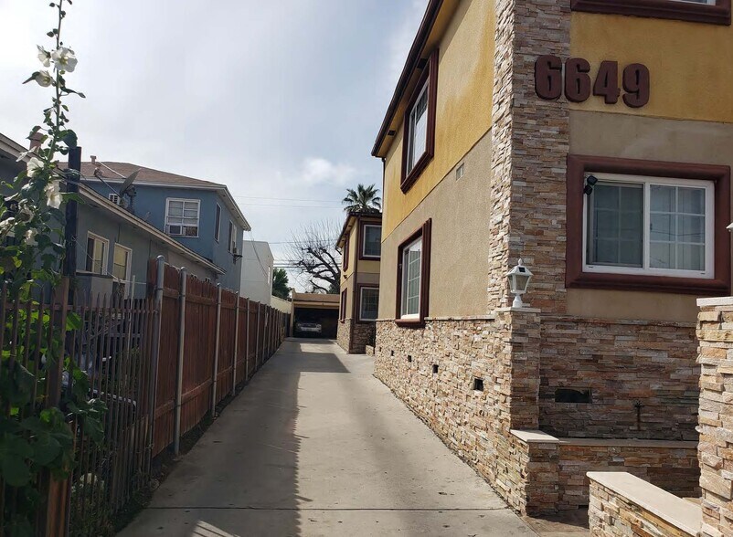 More Photos Of 6649 Sepulveda Blvd, Van Nuys Apartments For Sale