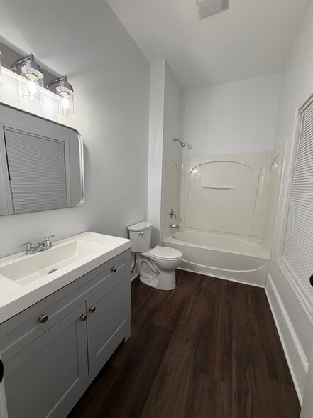 More Photos Of 903 1/2 New Bern Ave, Raleigh Office Residential For Lease