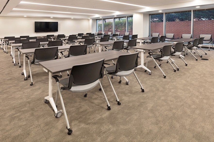 More Photos Of 4401 N Fairfax Dr, Arlington Office For Lease