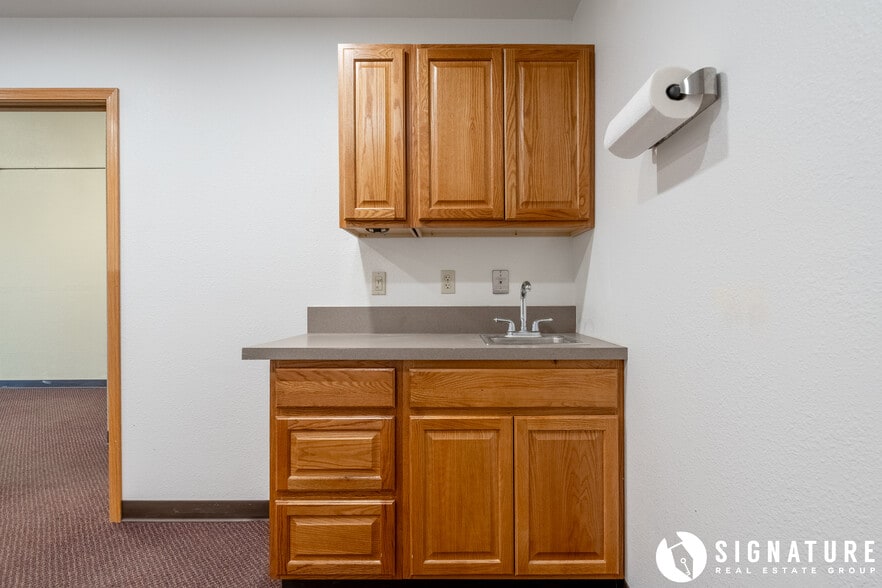 More Photos Of 1103 E Boxelder Rd, Gillette Storefront Retail Office For Sale