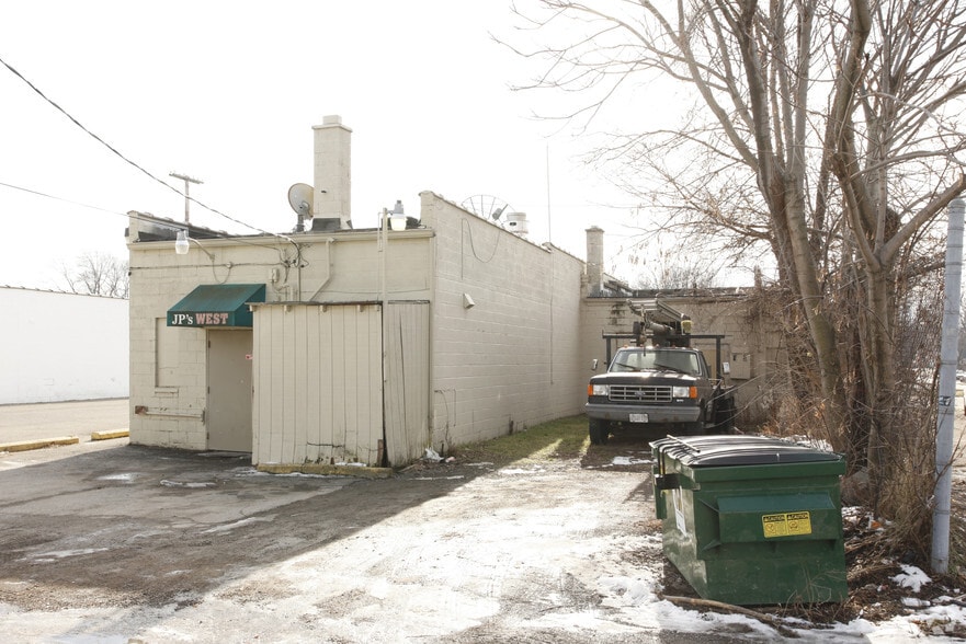 More Photos Of 22234-22238 W Warren Ave, Redford Bar For Sale