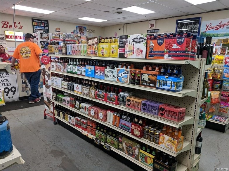 More Photos Of 4012 N Clare Ave, Harrison Convenience Store For Sale