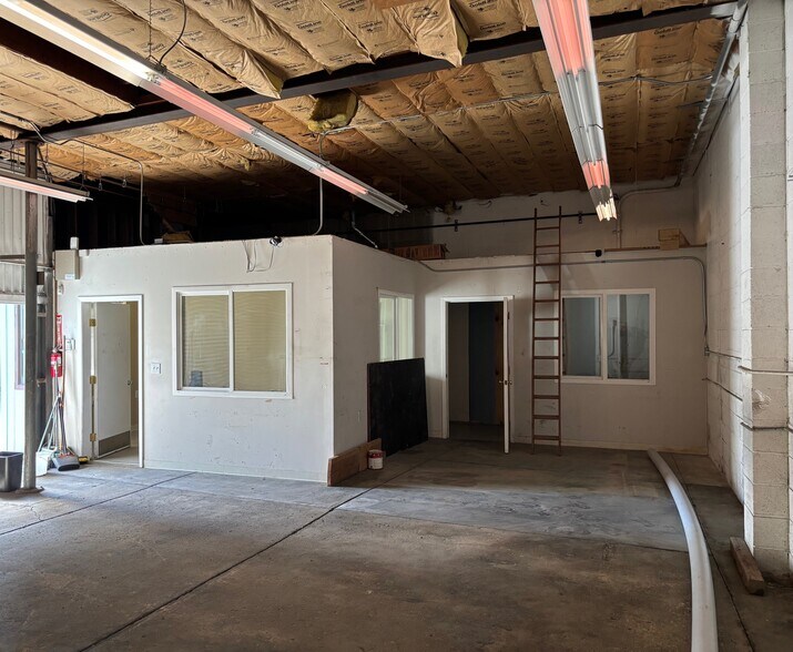 More Photos Of 383 Preda St, San Leandro Warehouse For Lease