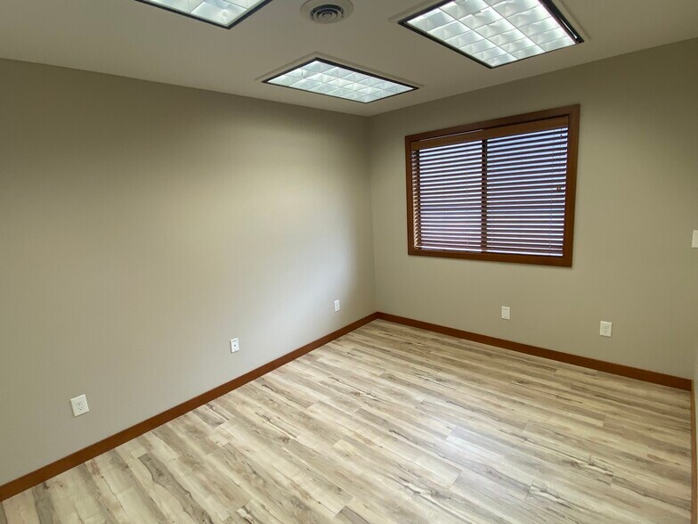 More Photos Of 315 39th Ave SW, Puyallup Office For Lease