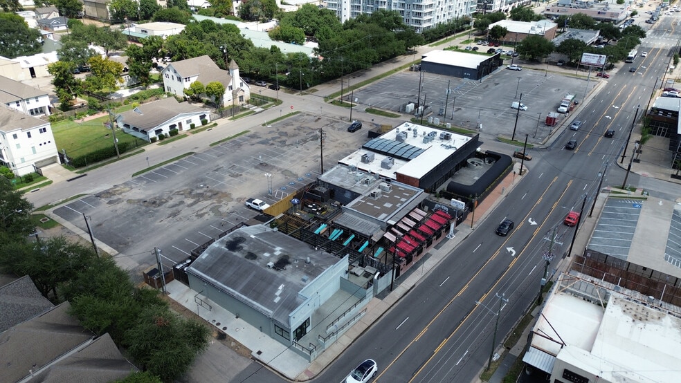 More Photos Of 5110 Washington Ave, Houston Storefront For Lease
