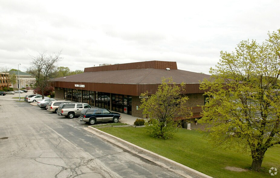 More Photos Of 17000 W Capitol Dr, Brookfield Storefront Retail Office For Sale