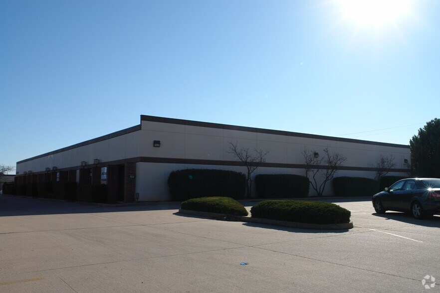 More Photos Of 7804 E Funston St, Wichita Office For Lease