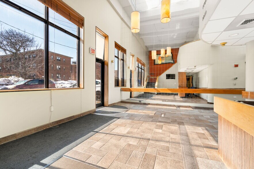 More Photos Of 115 Dummer St, Brookline Flex For Sale