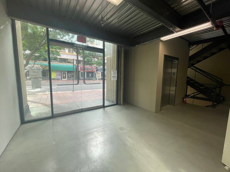 More Photos Of 640 C St, San Diego General Retail For Lease