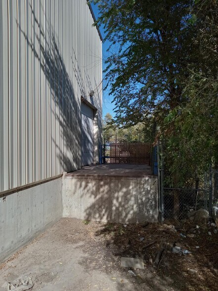 More Photos Of 1125-1135 Depew Ct, Lakewood Warehouse For Lease