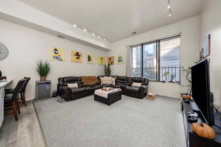 More Photos Of 440-448 N State St, Chicago Apartments For Sale