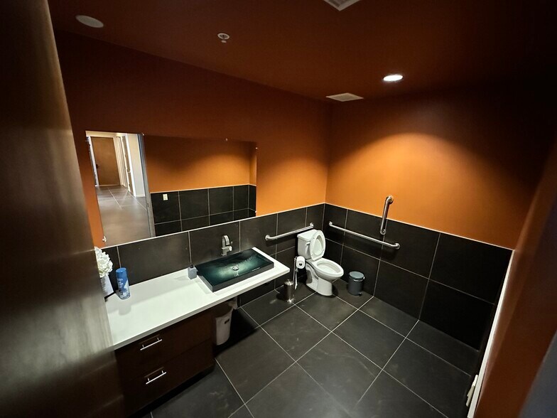 More Photos Of 4320 E Presidio St, Mesa Medical For Lease