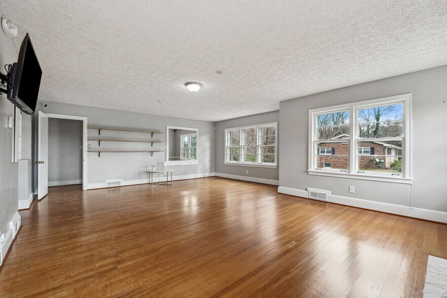 More Photos Of 5615 Cumming Hwy, Canton General Retail For Sale