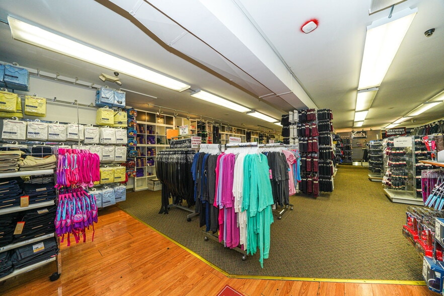 More Photos Of 175-183 Rockaway Ave, Valley Stream Storefront Retail Office For Lease
