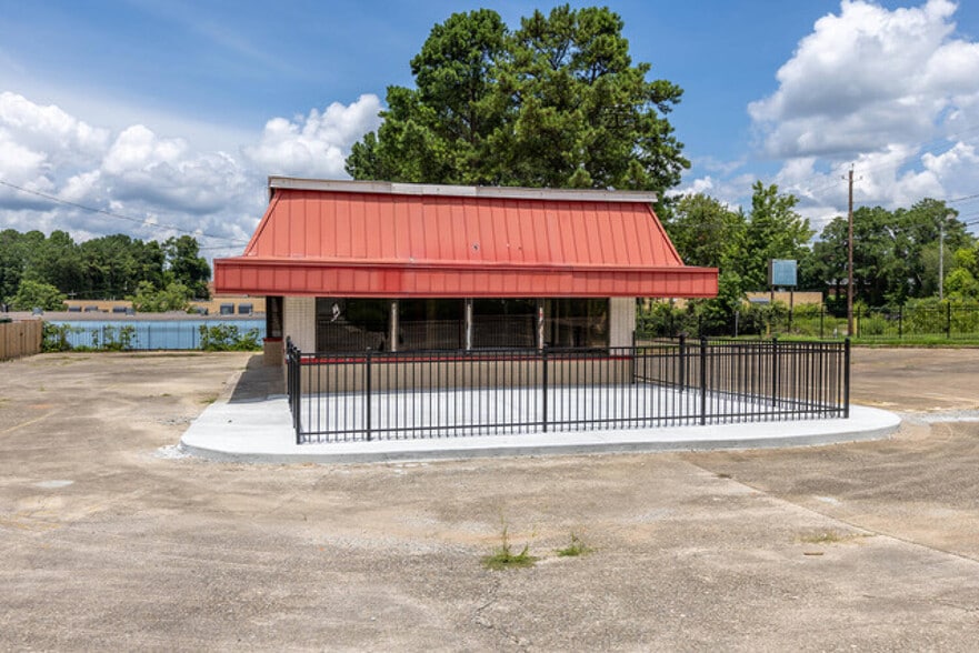 Primary Photo Of 4145 Fulton Industrial Blvd, Atlanta Fast Food For Lease