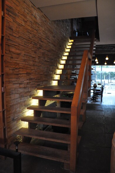 More Photos Of 5909 71st Ave, Ridgewood Restaurant For Lease