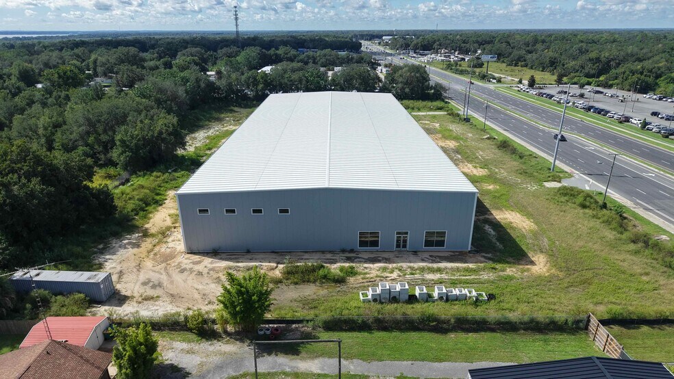 More Photos Of 2221 US-441, Fruitland Park Showroom For Sale