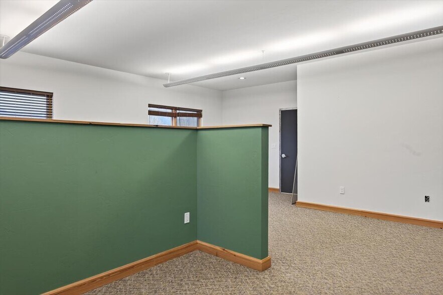 More Photos Of 653 N Cora St, Ridgway Office For Sale