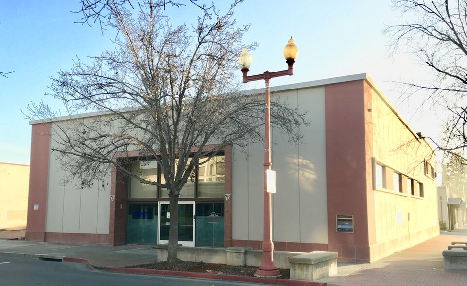 More Photos Of 315 G St, Antioch Freestanding For Lease