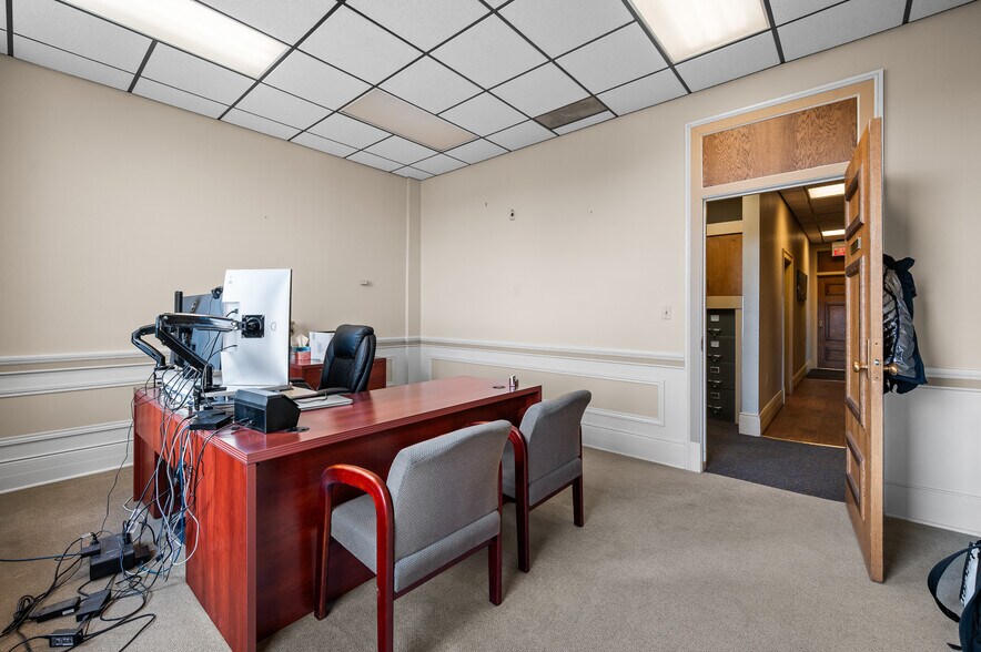 More Photos Of 24 W 6th Ave, Helena Office For Lease