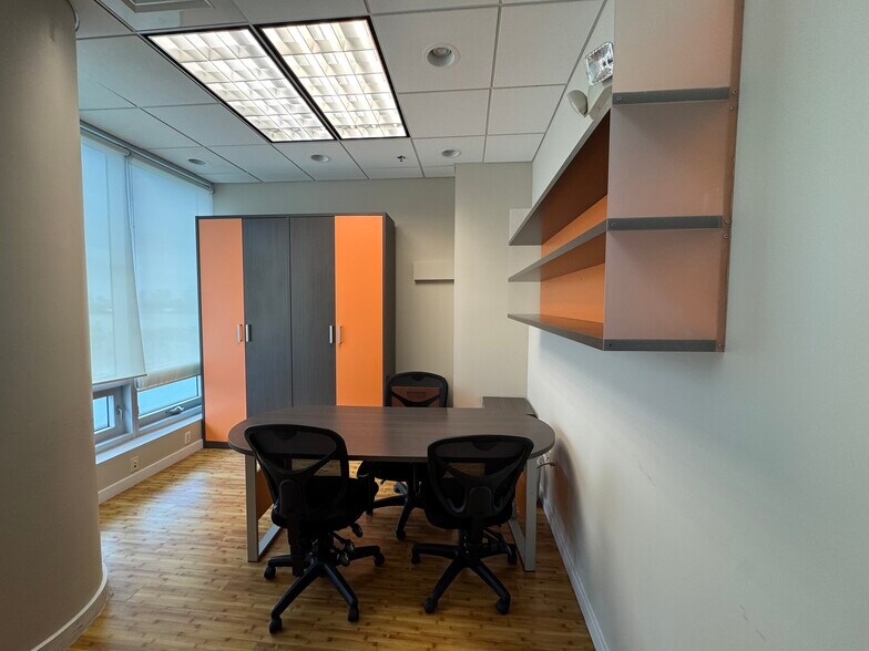 More Photos Of 20900 NE 30th Ave, Aventura Office Residential For Lease