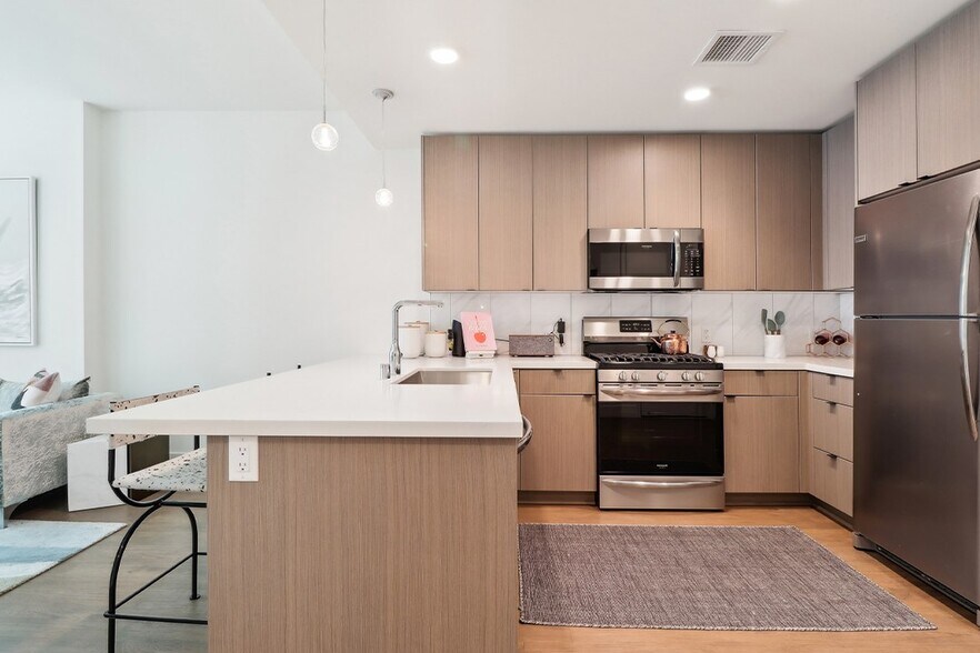 More Photos Of 700 W 9th St, Los Angeles Apartments For Lease