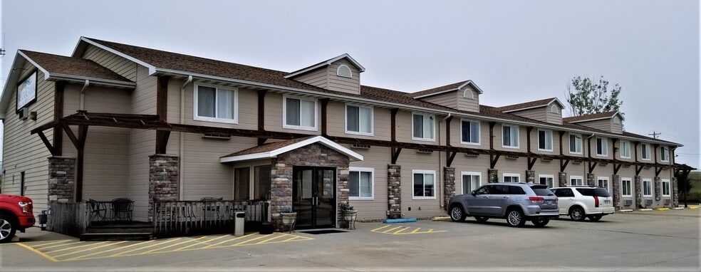 More Photos Of 1423 S US Old Highway 75, Sabetha Hotel For Sale
