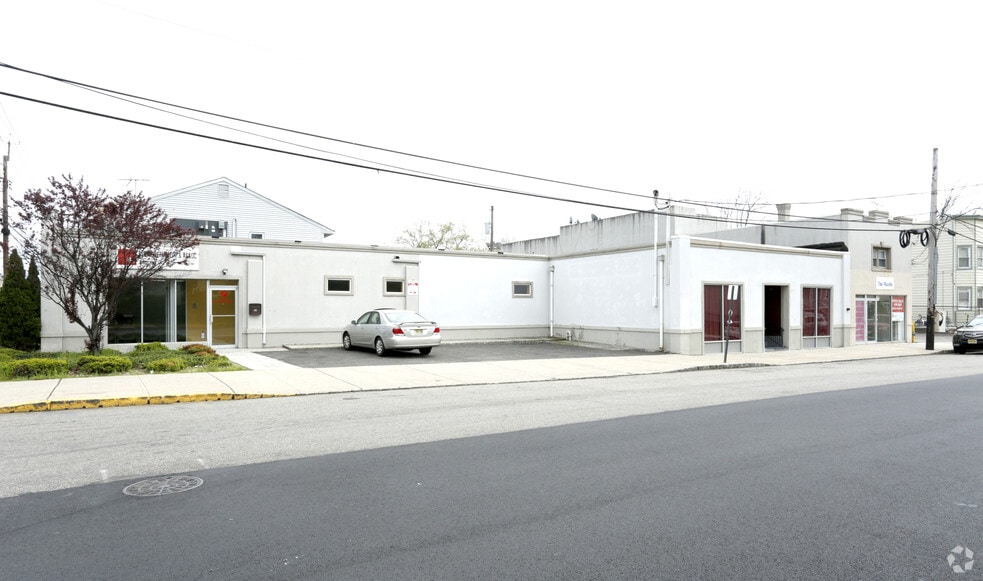 More Photos Of 234 Sheridan St, Perth Amboy Office For Lease