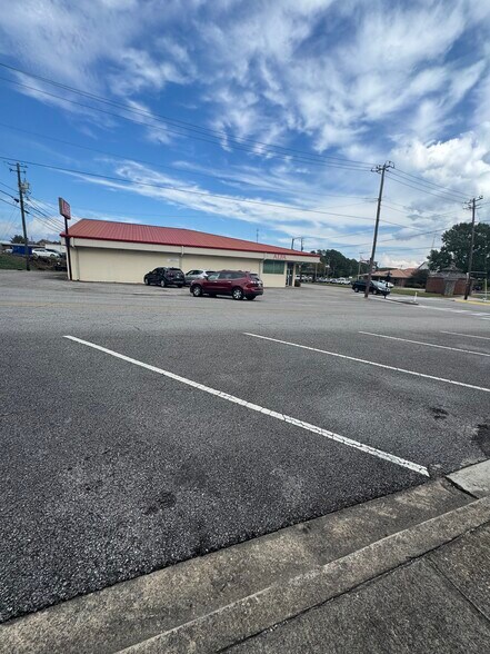 More Photos Of 332 2nd Ave E, Oneonta Office For Sale