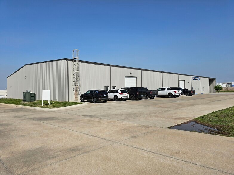 More Photos Of 1339 N Garnett Rd, Tulsa Warehouse For Sale