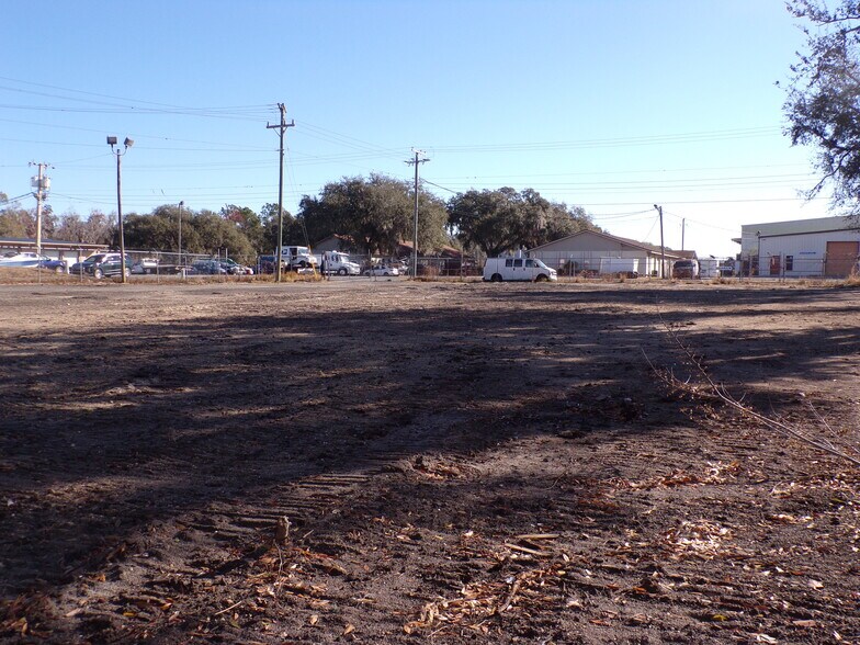 More Photos Of 3517 Century Blvd, Lakeland Warehouse For Lease