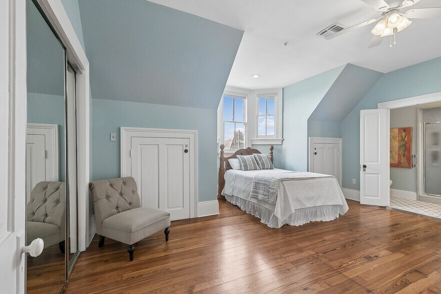 More Photos Of 2727 Saint Charles Ave, New Orleans General Retail For Sale
