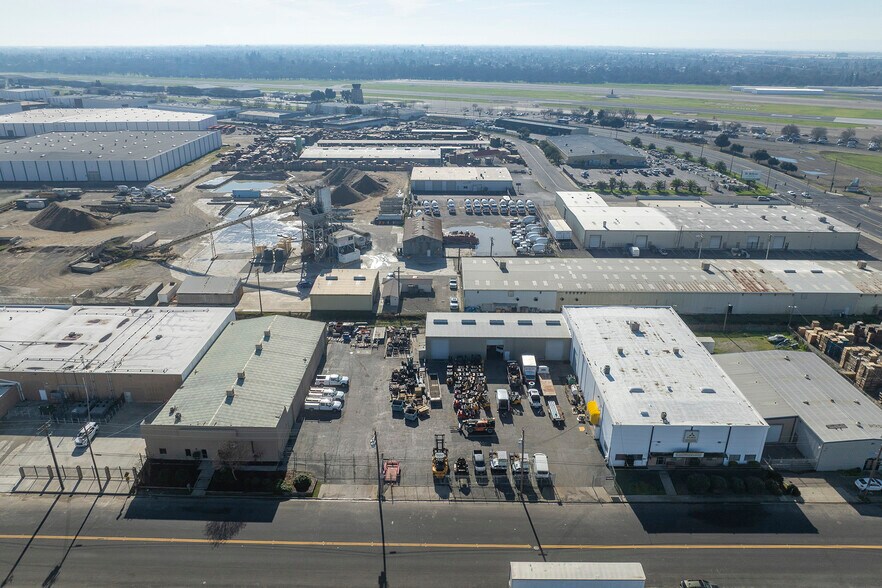 More Photos Of 2242-2272 Hoover Ave, Modesto Warehouse For Sale