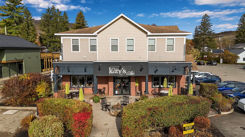 More Photos Of 38 Washington St, Ellicottville Storefront For Sale