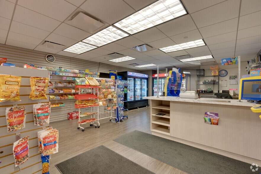 More Photos Of 2021 Spring Rd, Oak Brook Office For Lease