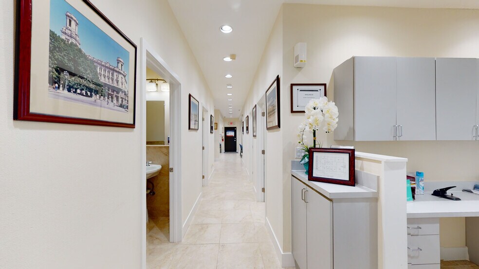 More Photos Of 235 W 49th St, Hialeah Medical For Sale