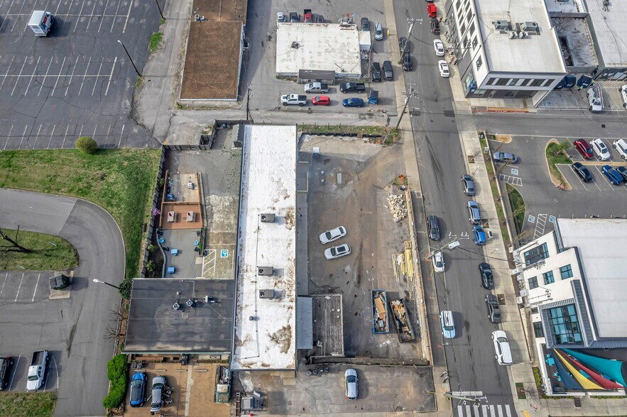 More Photos Of 823 Woodland St, Nashville Freestanding For Lease