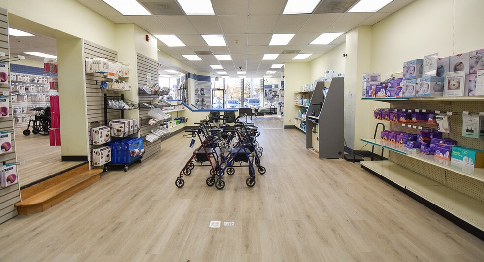 More Photos Of 5004 1st St NW, Washington Drugstore For Sale